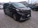広々とした車内空間に優れた燃費性能。更にデザインも上質で人気のお車です!
