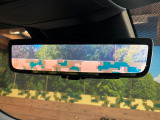 【デジタルインナーミラー】後席の大きな荷物や同乗者で後方が確認しづらい時でも安心!カメラが撮影した車両後方の映像をルームミラー内に表示。クリアな視界で状況の確認が可能です!