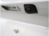 バックカメラが付いているので後方確認が非常にしやすいです。今や運転初心者も熟練者も必須装備!ついていて損はないですね♪