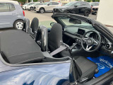 幌をワンタッチでオープン状態まで行うと、車内の解放感が格段とUPして、気持ちの良いドライブを楽しめます。