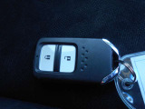 ご希望車の細部の写真をメールで送らせていただいております。来店ができない方でも指定いただいた箇所など何枚でもお送りいたします。
