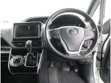 ハンドル周りです。運転している間、長く触れているものだから手に馴染むハンドルがいいですよね♪握ると欲しくなっちゃいますよ。