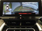 車両を上から見たような映像を映し出すパノラミックビューモニター付きです。