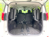 普段のお買い物や通勤、送迎等に十分な荷室スペースを確保しております。セカンドシートを倒すと、大きな荷物の積載も可能です♪