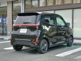 プライバシーガラス 室内の急激な温度変化を和らげ、防犯の観点から車内が見えにくくなっております。