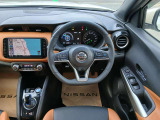 視界が良く操作しやすい運転席 様々なスイッチ類が安全と快適をお届けいたします。