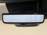 後方確認をミラーではなくカメラ映像で確認出来るデジタルインナーミラーを搭載!荷物があり、後方確認が出来ない時や雨天時などにとても便利☆
