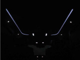 夜間に室内を照らしてくれるルームライトです