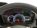 とっても見やすいメーターです。夜間時はラグジュアリーな気分にさせてくれる照明が魅力ですので、夜のドライブも楽しみになりますよ♪