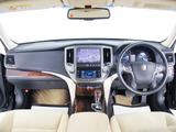 使いやすさや安全性を追求したステアリング周り!高級車ゆえにスイッチ類が多いのも特徴ですね!考え尽くされた配置ですぐに使いこなす事が出来ますのでご安心下さい!是非、体感してみて下さい!!
