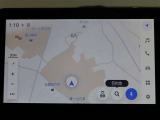 ディスプレイオーディオを装備。スマホとクルマをつなぐことで、これまでのナビに加えて、いろんなサービスが楽しめます。