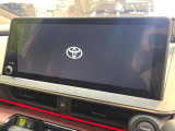 【12.3インチワイドナビ】高級感とインパクトのある大型ワイドナビを装備。各種オーディオ操作はもちろん、横長ワイド画面でのマップ2分割表示など、利便性も高いナビです♪