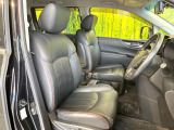 運転席シート廻りは使用感も少なく、良好な状態となっています。前オーナー様が丁寧に使っていたことがよくわかりますね。