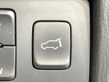 【パワーバックドア】スマートキーや運転席のボタンを押すだけでリアゲートが自動で開閉します!荷物を持っている時や、高い位置にあるバックドアを閉める際に便利な機能です♪