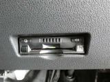 高速道路を賢く使うETC2.0装備です。高速道路とクルマが情報を連携して渋滞の迂回ルートや災害時の適切な誘導をしてくれたりします。