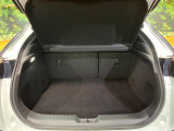 後席を格納すると、これだけの広さが!シーンに合わせたシートアレンジで、大きな荷物も積むことが出来ます♪