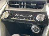 寒い冬も暑い夏も全席に快適な空調を届けてくれる、ダイヤル式エアコンを装備♪