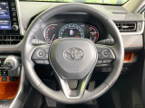 【ステアリングスイッチ】運転中、前方から目線をそらすことなく、オーディオ等の操作が可能な便利機能!安心&快適なドライブを演出してくれます♪