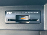すっきり埋め込み型ETC車載器(高速道路の利用時に 料金所の通過をスムーズに行うために自動で料金を精算するシステム)