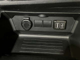 12V/120Wのアクセサリーソケット・HDMI/メディアプレイヤー接続端子です。
