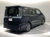 ご納車前にはエンジンオイル・オイルエレメント等を交換して、トヨタディーラーのエンジニアがしっかりと整備をさせていただきます。交換部品などについては、スタッフへお尋ねください。