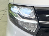 【LEDヘッドライト】悪天候や夜間走行時も良好な視界を確保し安心して運転できる高輝度LEDヘッドライトを装備!点灯速度が早く、消費電力も抑えられています。