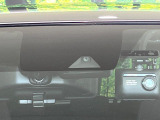 【エマージェンシーブレーキ】走行中に前方の車両等を認識し、衝突しそうな時は警報とブレーキで衝突回避と被害軽減をアシスト。より安全にドライブをお楽しみいただけます。