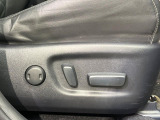 【パワーシート】スイッチ一つで簡単にシートの微調整が可能!電動だから力もいりません!快適なシートポジションにセットして、快適なドライブをお楽しみください。