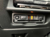 ETC車載器もビルトインタイプで取り付けられておりますので、高速道路の料金所をストレスなく通過して頂けます♪最近ではマストのアイテムですね!