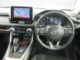 運転席はその車の重要ポイント。ぜひ実際にご乗車ください。お待ちしております。
