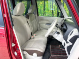 運転席シート廻りは使用感も少なく、良好な状態となっています。丁寧に使われていたことがよくわかりますね。