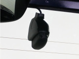 ◆視界広々で非常に運転しやすくロングドライブでも疲れを感じさせないすっきりとまとまったインパネ周りです。