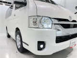 フォグランプ装着車です。暗い夜道の車両前方を明るく照らします