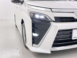 フォグランプ装着車です。暗い夜道の車両前方を明るく照らします