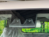 【トヨタセーフティセンス】走行中に前方の車両等を認識し、衝突しそうな時は警報とブレーキで衝突回避と被害軽減をアシスト。より安全にドライブをお楽しみいただけます。