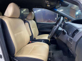 運転席も広々としており運転しやすい環境を実現しています☆