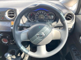 インテリアに合わせたデザインのステアリングは、運転される方のことも考え、運転しやすい形状、大きさです。是非一度、実際に触ってお確かめください。