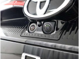 バックカメラが付いているので後方確認が非常にしやすいです。今や運転初心者も熟練者も必須装備!ついていて損はないですね♪