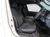 見通しのよいすっきりとした視界で、誰でも運転しやすいです。運転のしやすさは疲れにくさにも繋がりますよ♪