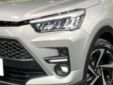 【シーケンシャルターンランプ付きLEDヘッドライト】人気の『流れるウィンカー』付きのLEDヘッドライトを装備♪高級感はもちろん、点灯時は存在感たっぷりで他車からも認識されやすく安心です。