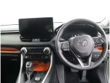 見通しのよいすっきりとした視界で、誰でも運転しやすいです。運転のしやすさは疲れにくさにも繋がりますよ♪