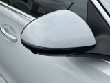 納車前整備は、メルセデスベンツ国際認定メカニックによる最新の検査ライン等の施設が充実した当社工場で入念に行います。メルセデス・ベンツの定める厳しい基準をクリアしたお車のみをご案内させて頂きます。