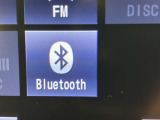 Bluetoothオーディオ対応可。お持ちのスマホやiPodなどとBluetooth接続して外部機器内の音楽などを車内で楽しめます。