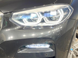 ●LEDヘッドライト:夜間走行時も良好な視界を確保し安心して運転できる高輝度LEDヘッドライトを装備!点灯速度が早く、消費電力も抑えられています。