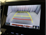 バックガイドモニターで、後方を確認しながら安心して駐車することができます。運転初心者も熟練者も必須の機能ですよ!