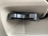 【ETC】有料道路を利用する際に料金所で停止することなく通過できる、ETC車載器(ノンストップ自動料金収受システム機器)が装備されています。セットアップを行うことで利用可能になります。