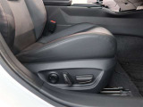 パワーシート搭載。微妙な調整が手軽にでき、ピッタリなポジションで運転することが可能です。