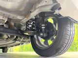 お車を安心してお乗りいただく為には、足回りの定期点検が欠かせません。サービスサポート(有償保証)では無料点検もご提供しており、安心のカーライフをお過ごしいただけるサポート体制が整っています。
