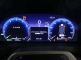 視認性の良いスピードメーターですね。夜も見やすく表示されますので運転が楽しくなります。