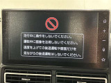 ディスプレイオーディオを装備。スマホとクルマをつなぐことで、これまでのナビに加えて、いろんなサービスが楽しめます。